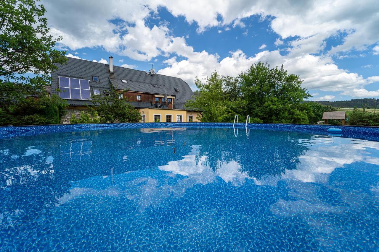 Family Apartments V Zatisi Долні-Морава Екстер'єр фото