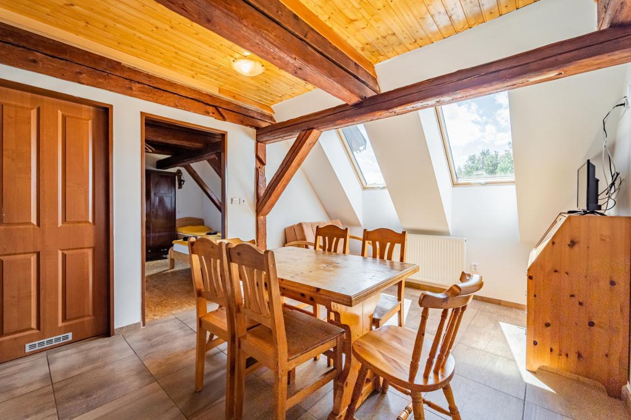 Family Apartments V Zatisi Долні-Морава Екстер'єр фото