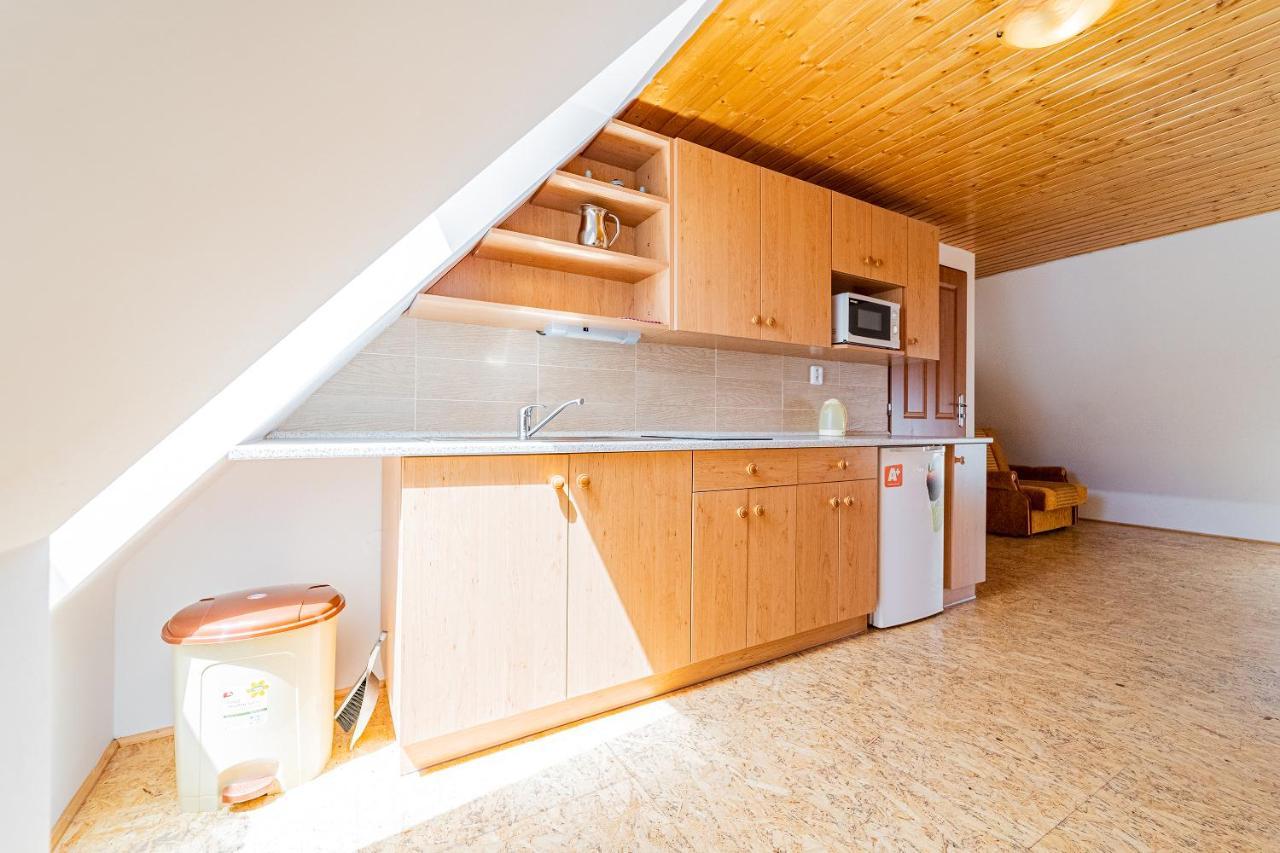 Family Apartments V Zatisi Долні-Морава Екстер'єр фото